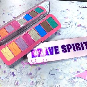 😍NWT Brave Spirit Eyeshadow Palette by Revolution! Gorgeous Colors! 😍